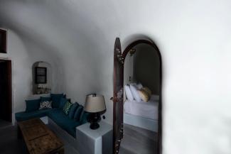 Two Bedroom Suite with Outdoor Plunge Pool and Caldera View- Paros
