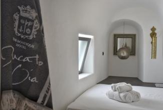 Superior Suite with Hot Tub and Caldera View