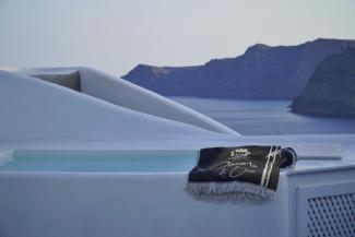 Superior Suite with Hot Tub and Caldera View