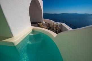 Superior Suite with Outdoor Plunge Pool and Caldera View 