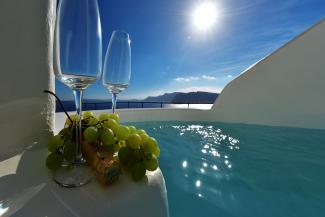 Superior Suite with Outdoor Plunge Pool and Caldera View 