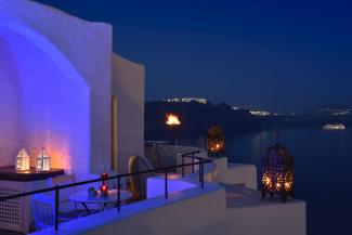 Superior Suite with Outdoor Plunge Pool and Caldera View 
