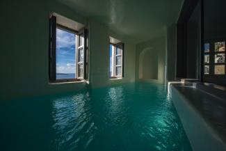Deluxe Suite with Indoor Plunge Pool and Caldera View