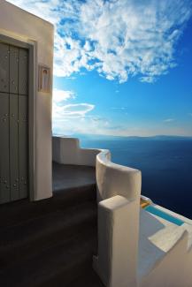 Deluxe Suite with Indoor Plunge Pool and Caldera View