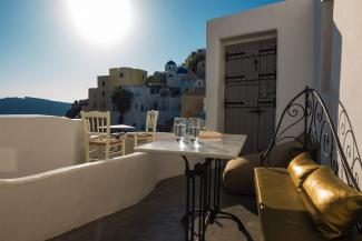 Deluxe Suite with Indoor Plunge Pool and Caldera View