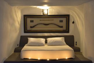 Deluxe Suite with Indoor Plunge Pool and Caldera View