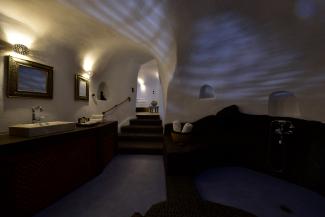Superior Suite with Outdoor Plunge Pool and Caldera View 
