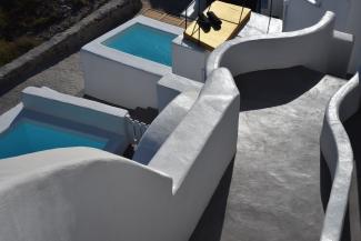 Double Room with Sharing Plunge Pool and Partial Caldera View