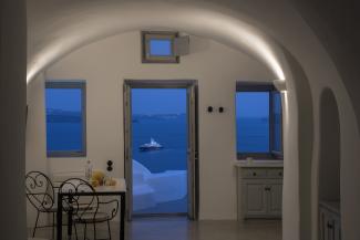 Superior Suite with Hot Tub and Caldera View