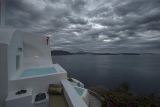 Superior Suite with Hot Tub and Caldera View