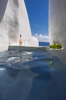 Honeymoon Suite with Hot Tub and Caldera View